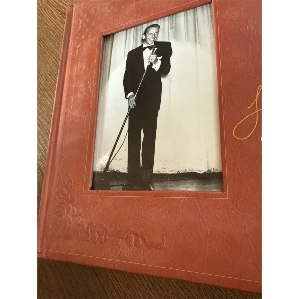 The Frank Sinatra Family Album Charles Pignone Deluxe Hardcover Little Brown HC⁠